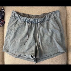 On the fly woven short - lululemon size 8